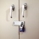 Cadenas Master Lock 192EURD sur serrure de porte